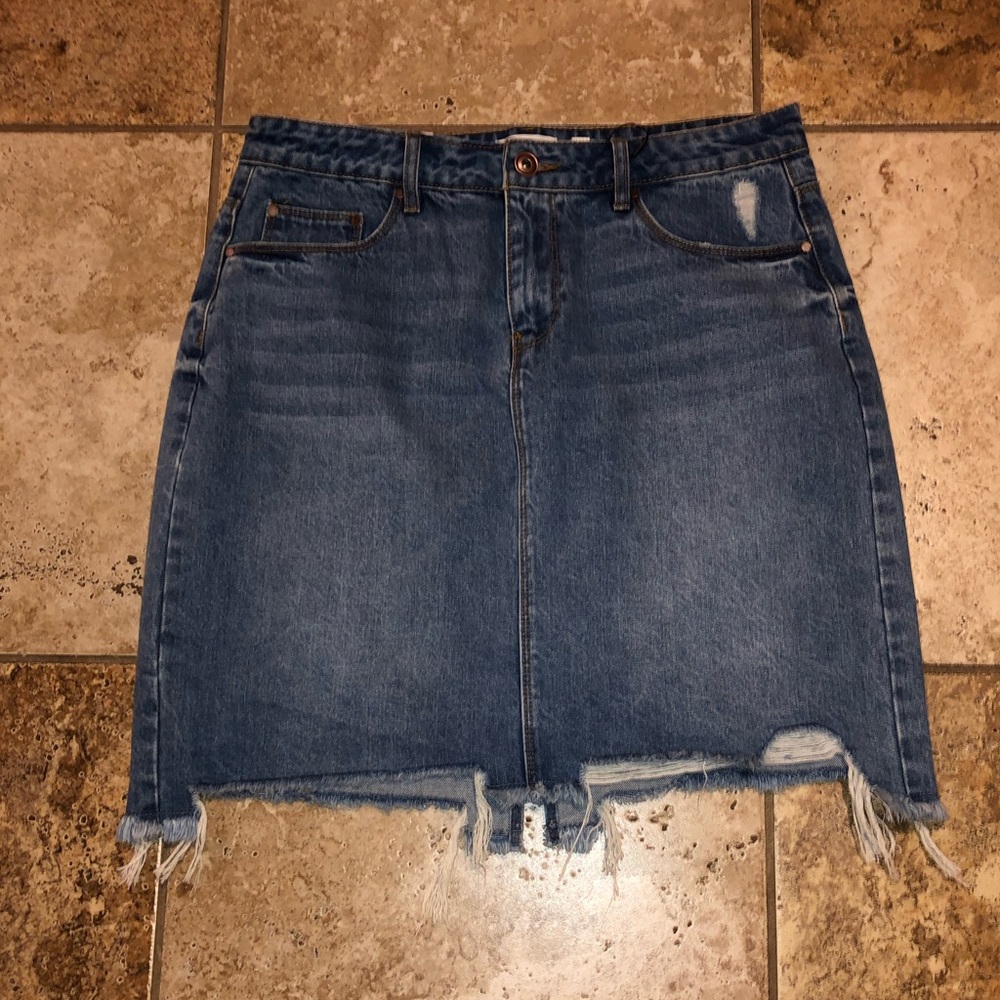 🌺Brand New🌺Rare Distressed Raw Cut Denim Skirt - Picture 4 of 12